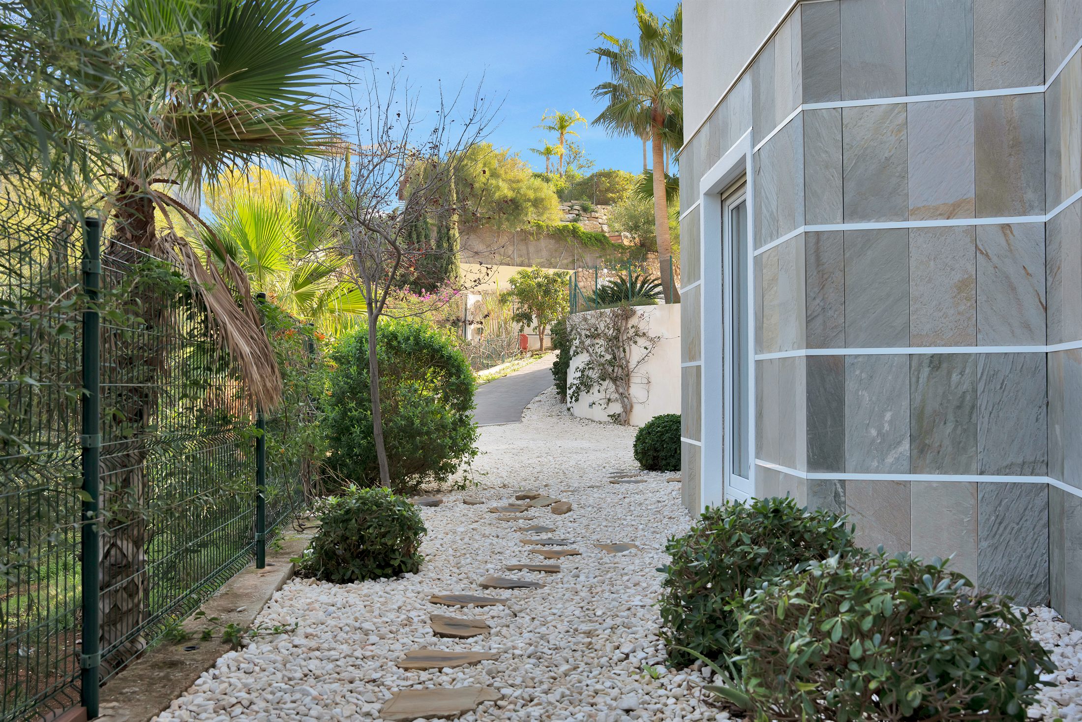 Garden path along the facade