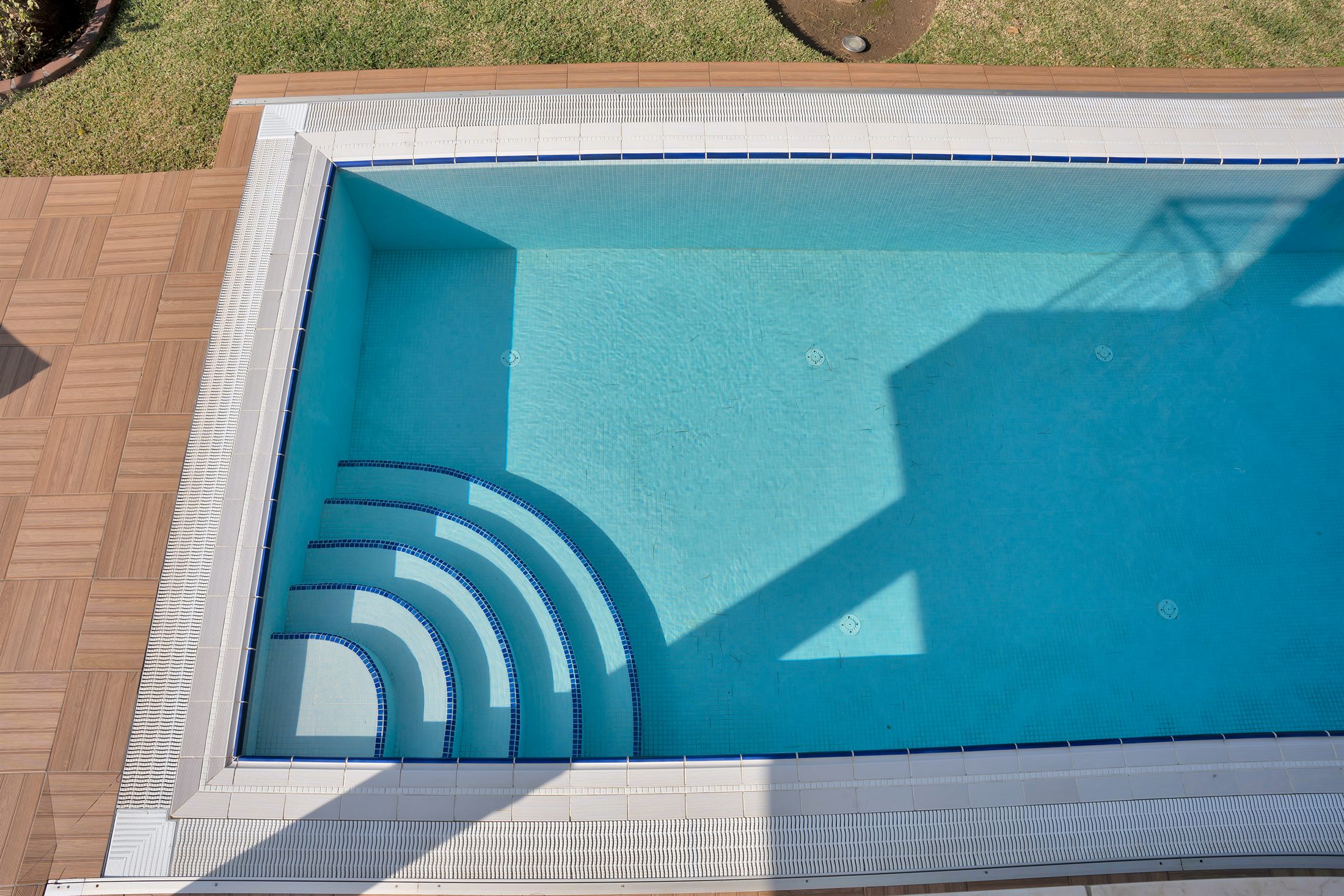 Pool entry steps